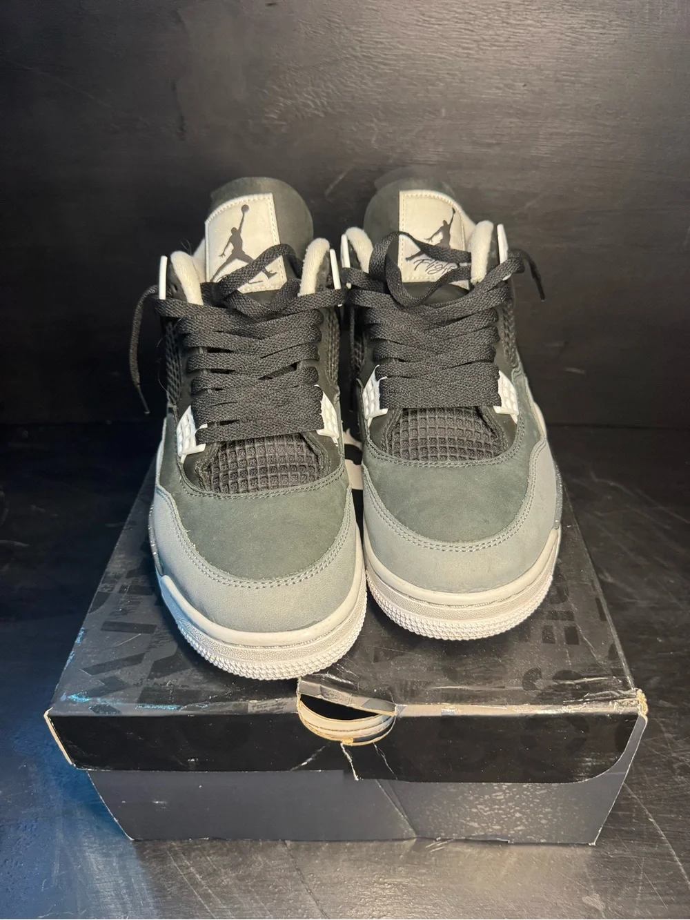 Jordan 4 Men's Sneaker Black with box